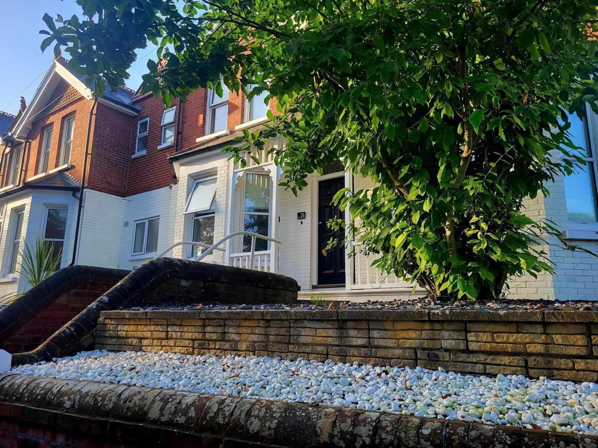 One Bed Apartment, Close To Train, City, Beach And Hospital Long Booking Welcome Eastbourne Luaran gambar