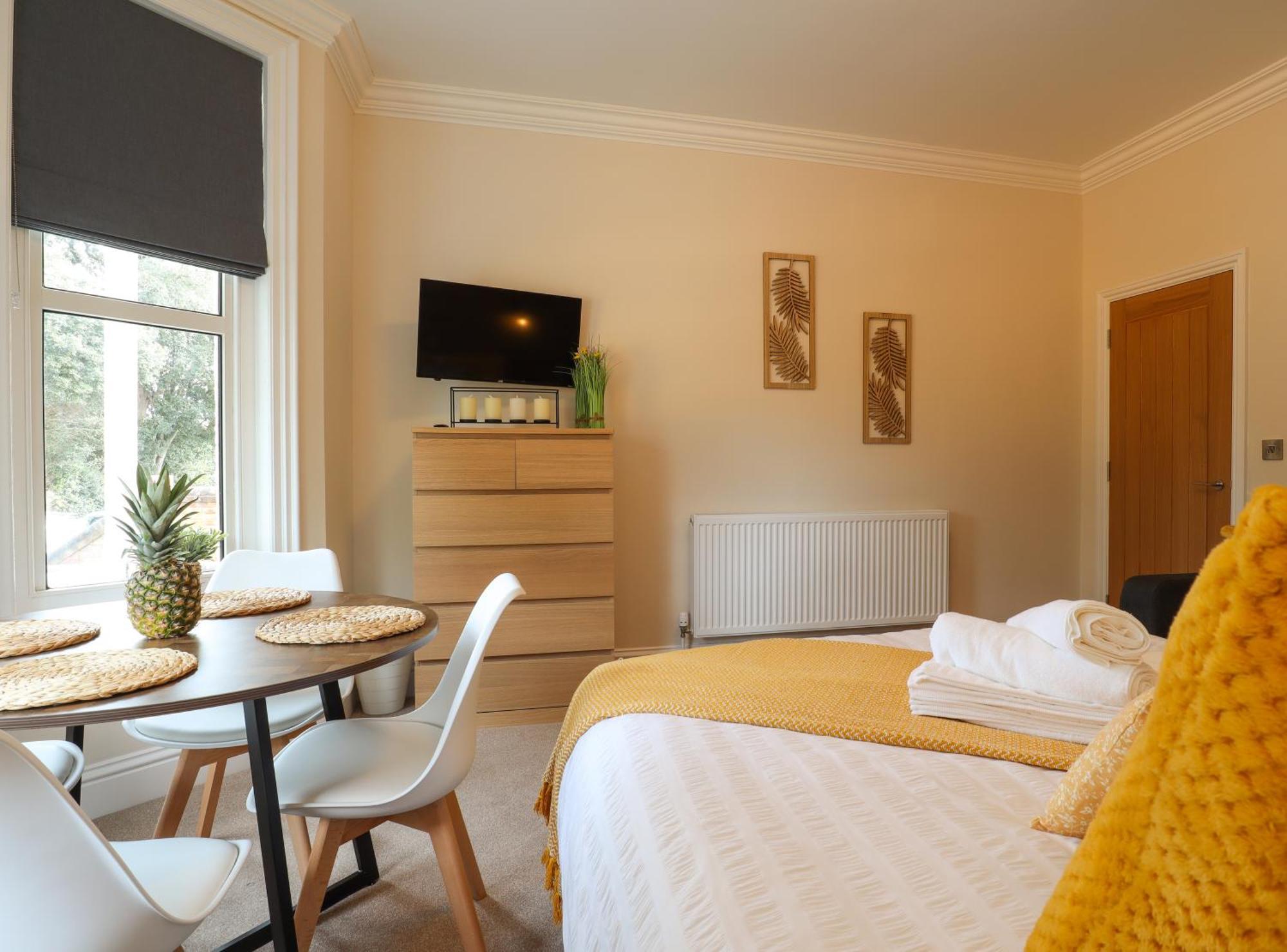 One Bed Apartment, Close To Train, City, Beach And Hospital Long Booking Welcome Eastbourne Luaran gambar